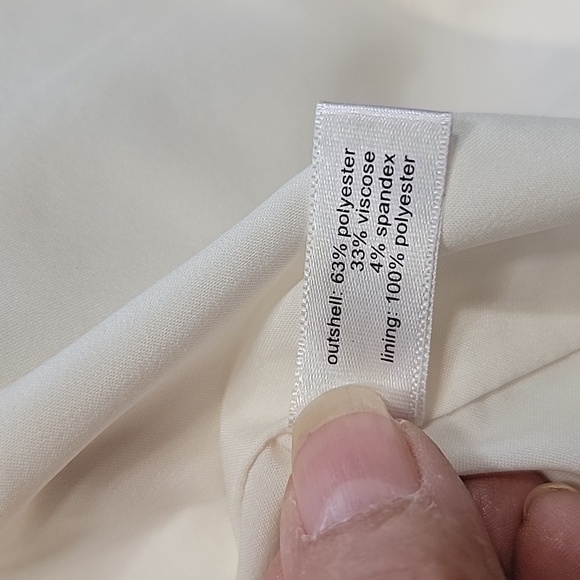 The Limited Scandal Collection Size 2 Ivory Pencil Skirt with Button Detail - Picture 10 of 10